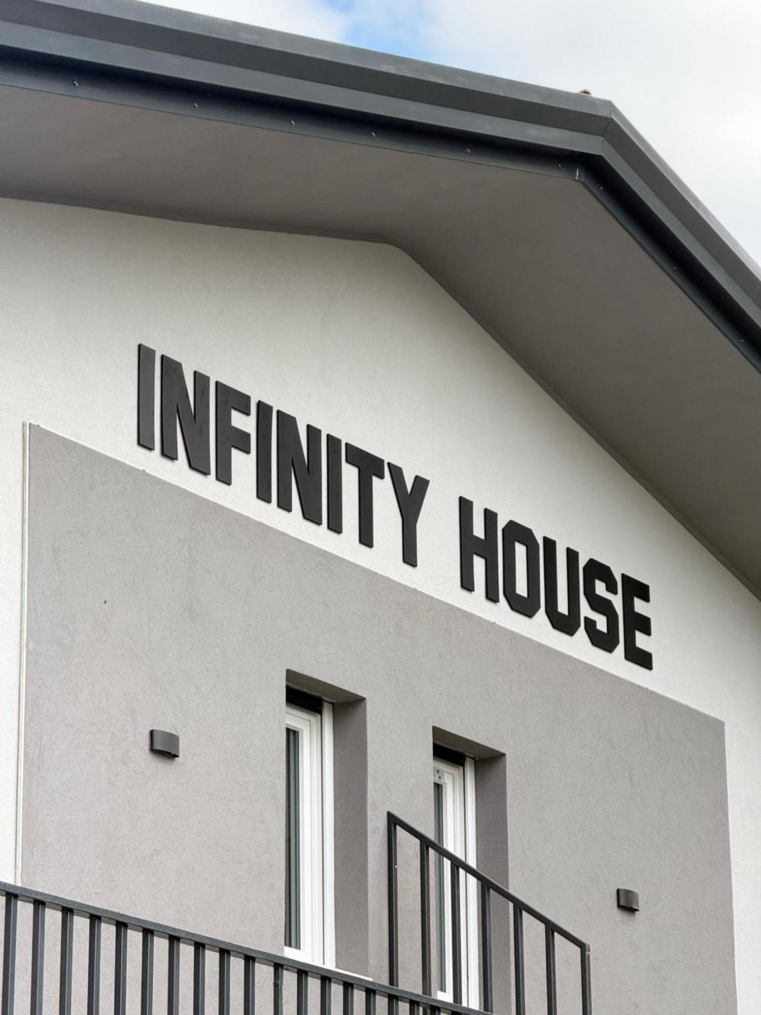 Infinity House - Eleganza Moderna Tra Treviso E Venezia Hotel Casièr Exterior foto