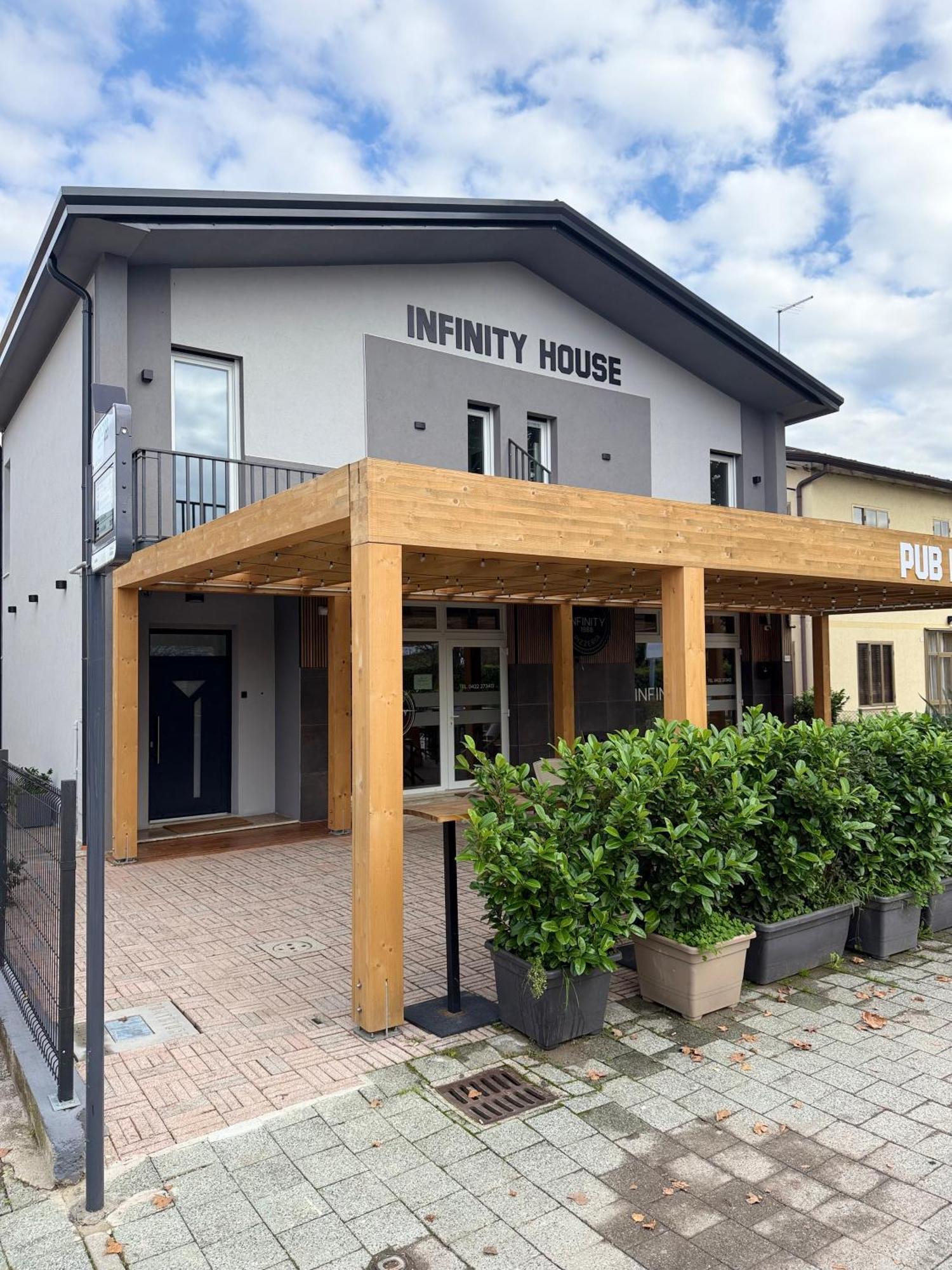 Infinity House - Eleganza Moderna Tra Treviso E Venezia Hotel Casièr Exterior foto